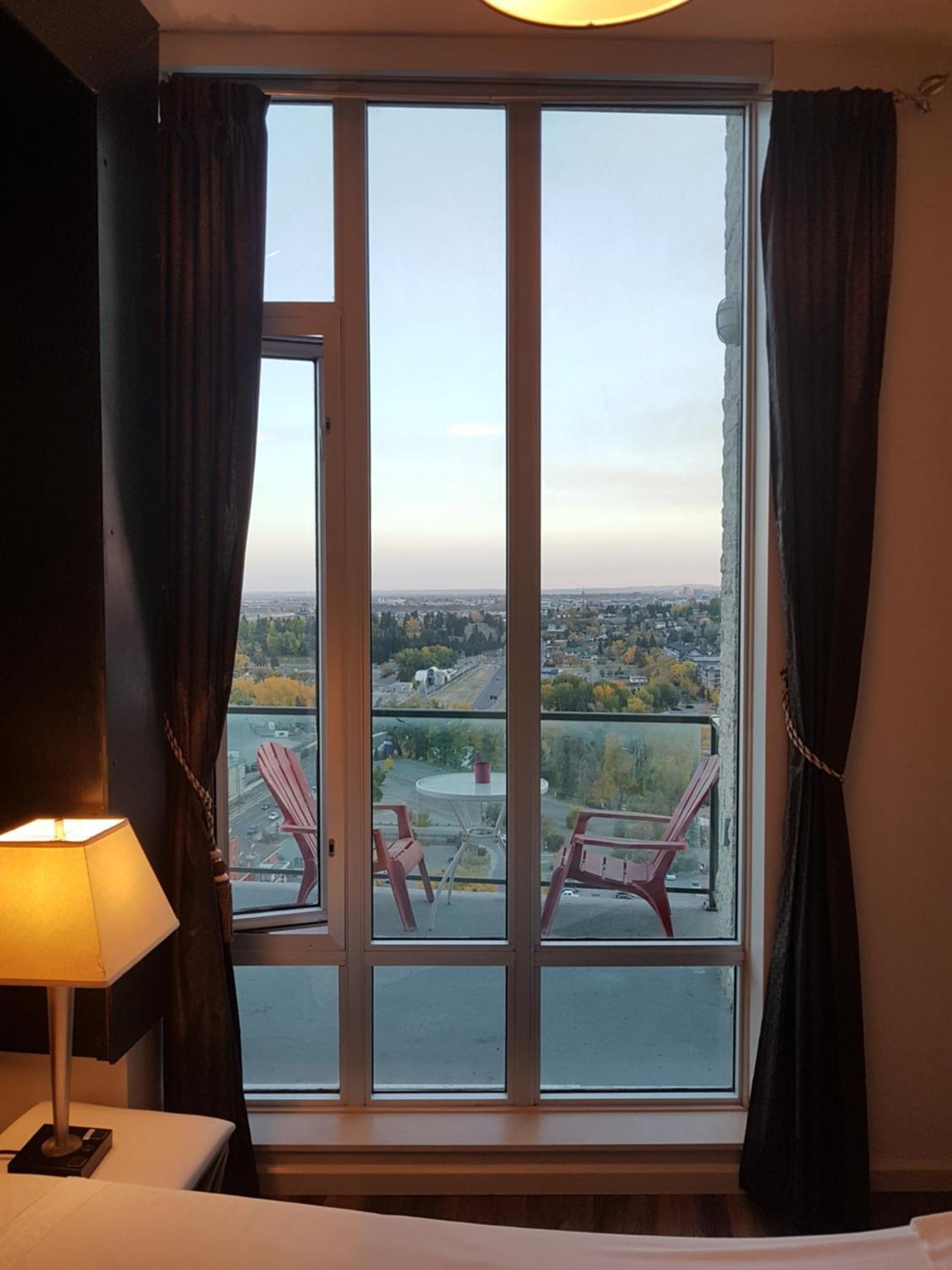 Monki Di Executive Suites - Alura YYC Eksteriør billede
