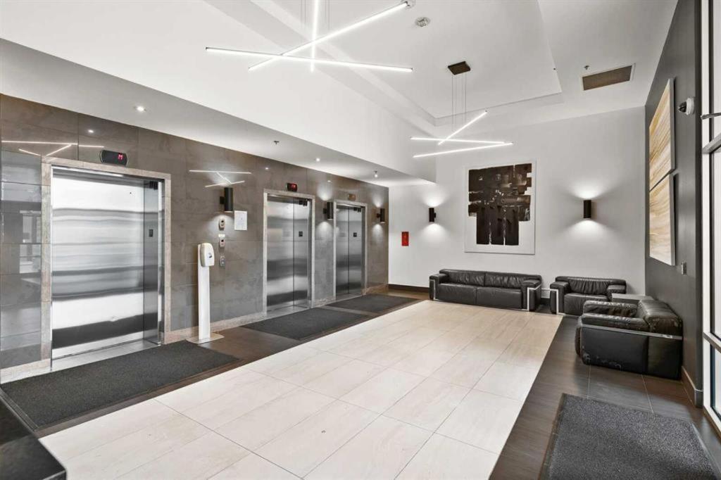 Monki Di Executive Suites - Alura YYC Eksteriør billede